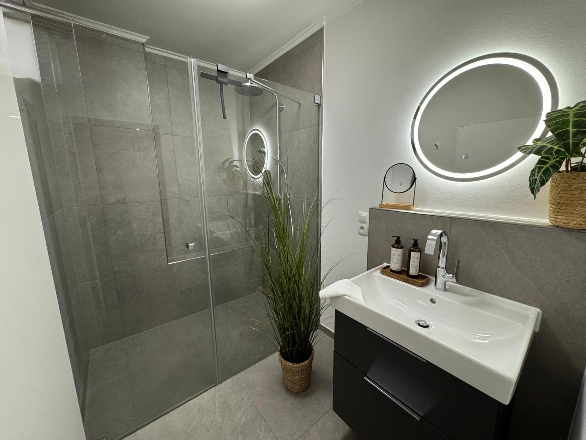 Mel&Bens Modern Oak-Apartments Fuer Bis Zu 12 Personen Bremen Exterior photo
